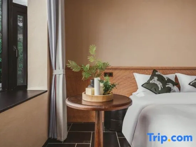 Standard Double room with partial sea view