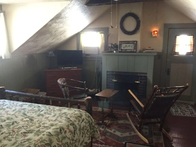 The Ira Allen House