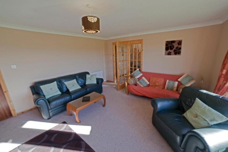 2 Bedrooms Cottage