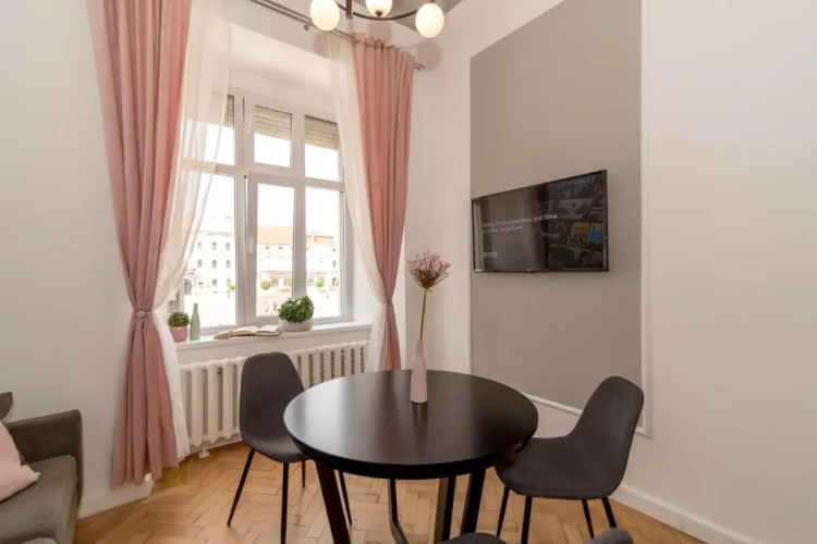 Central Premium Suites - Liberty Square