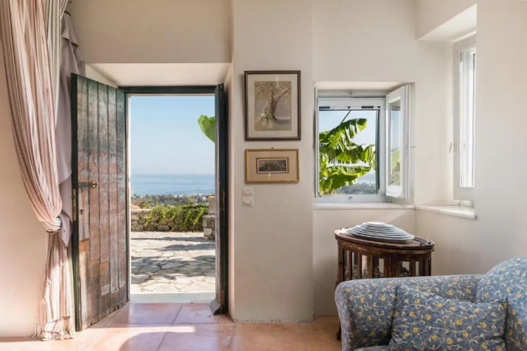Rustic Escape, Agios Markos