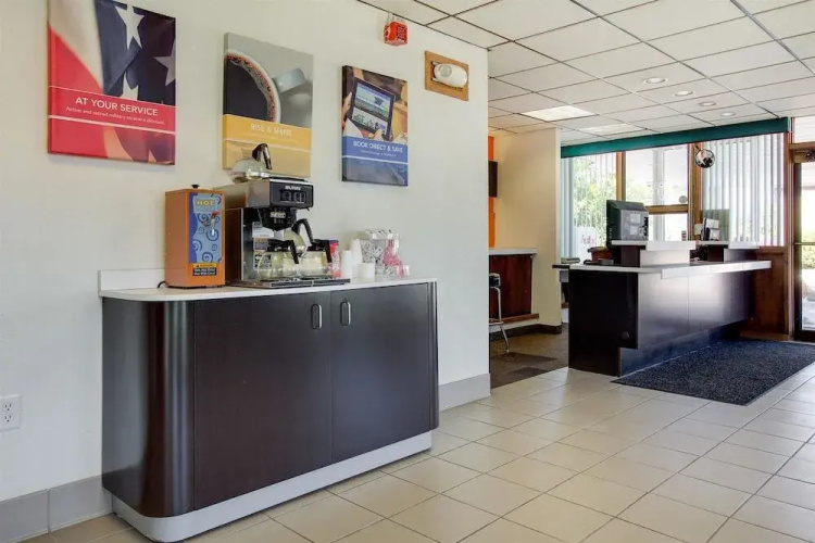 Motel 6 - Geneva