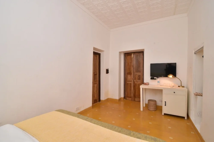Deluxe Double room with city view