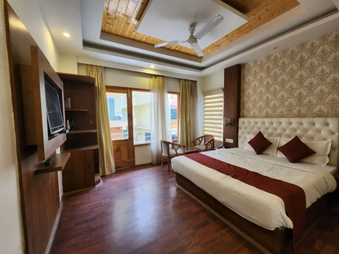 Classic Double room with mountain view