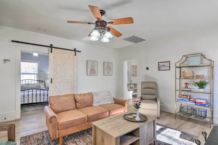Modern Kanab Home: Fire Pit, Red Rock Views!