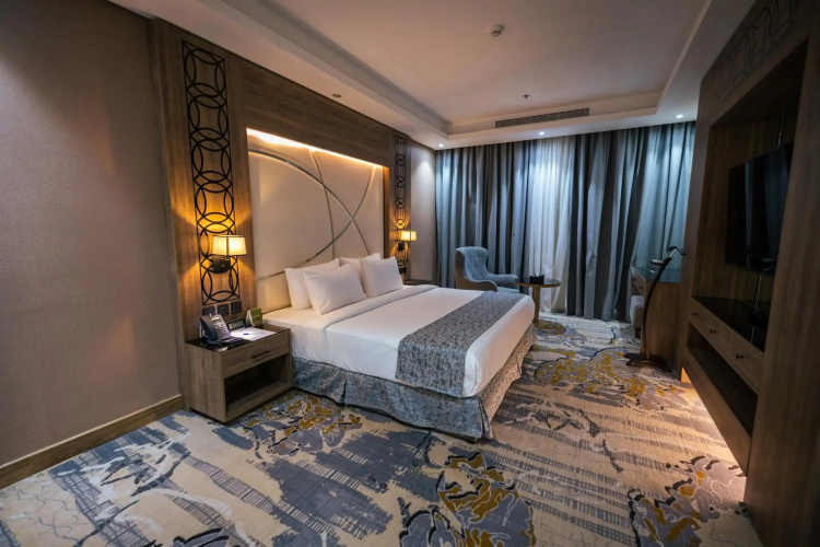 Mirnian Hotel