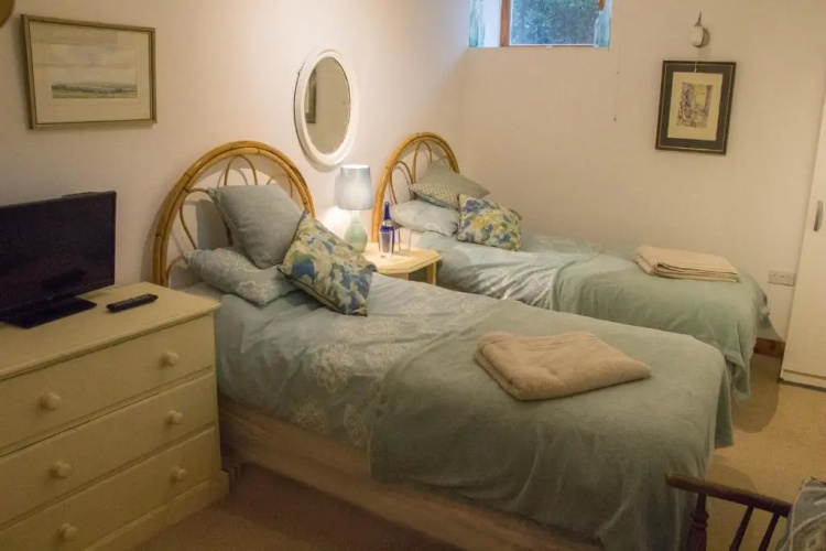 James John Hamilton House and backpacker hostel