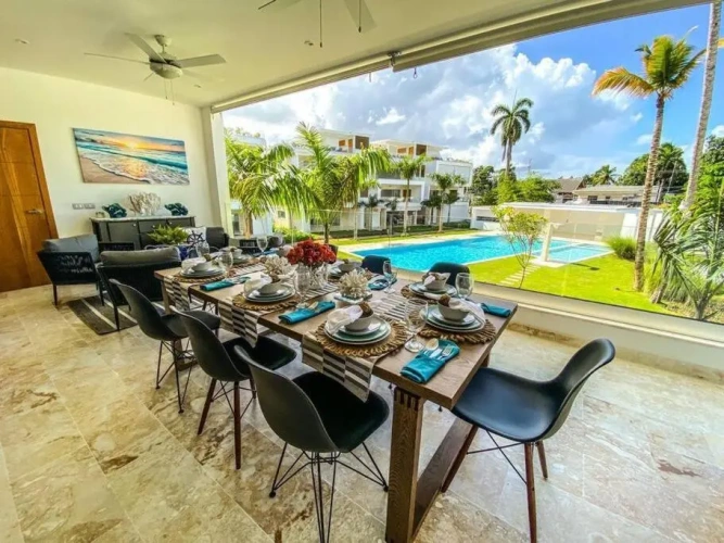2 Bedrooms Apartment