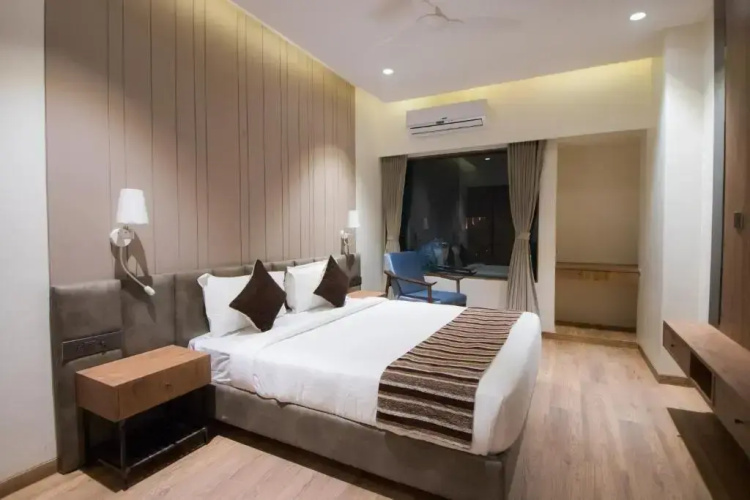Pinnacle Grand Hotel and Banquets