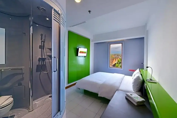 Standard room with mountain view
