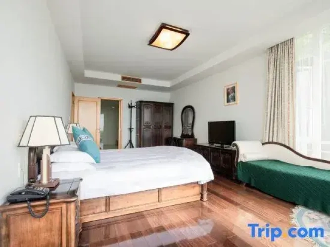 Deluxe Family Suite with balcony