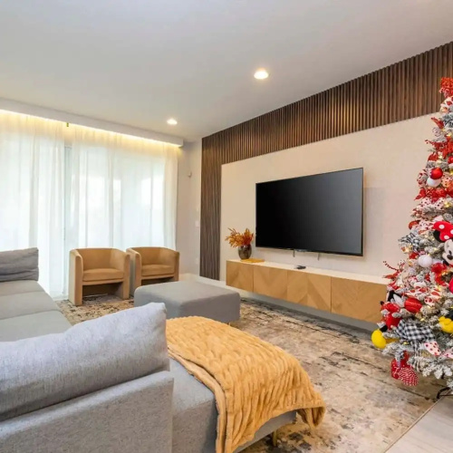 7650 Spacious House With 6BD