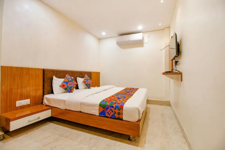 Fabhotel Silkroute Palaace