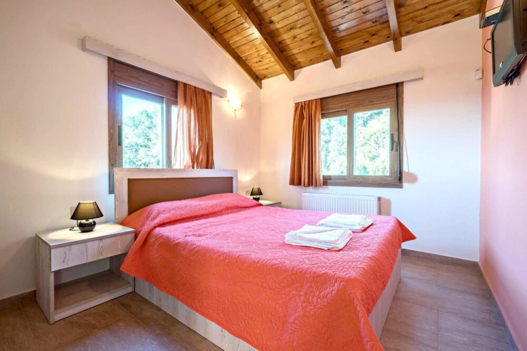 Apartment With 3 Bedrooms in Palelimnos, With Pool Access and Enclosed