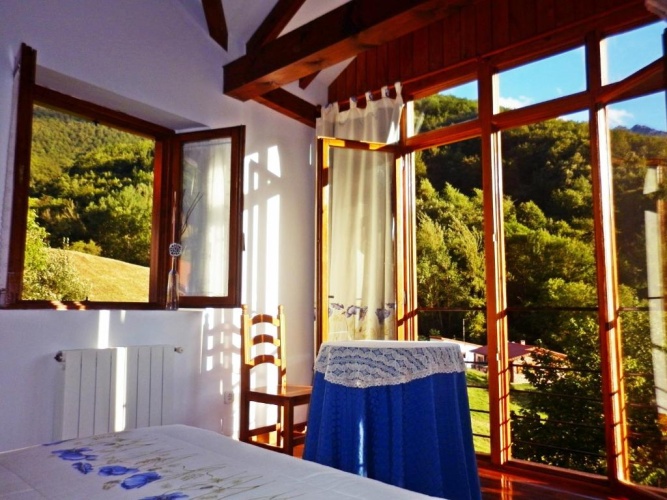 2 Bedrooms Cottage