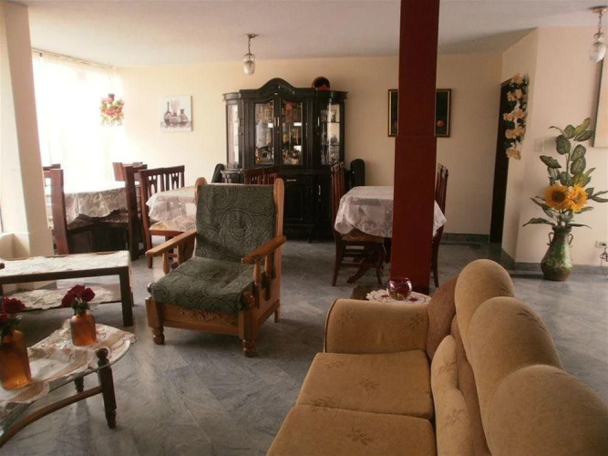 Le Malu Yellow Hostal