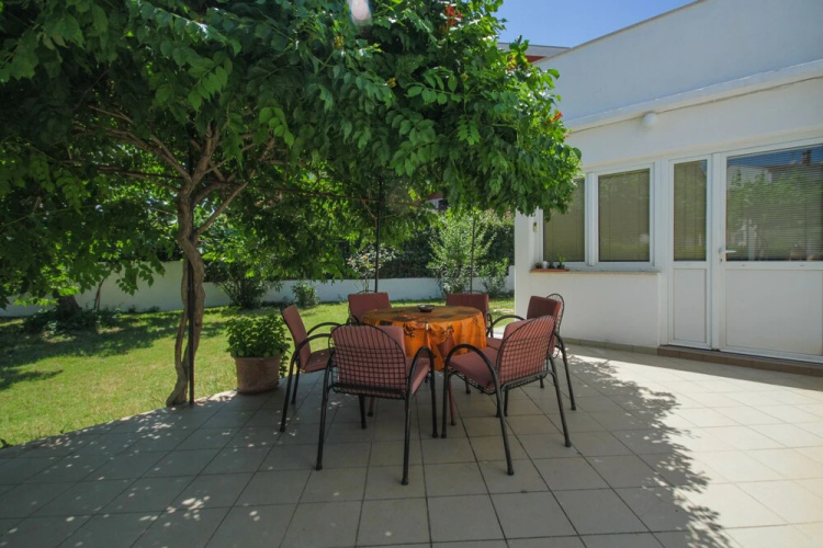 Opera Apartments and Studio