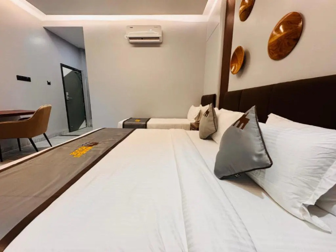Hotel Mumbai House - Pithampur