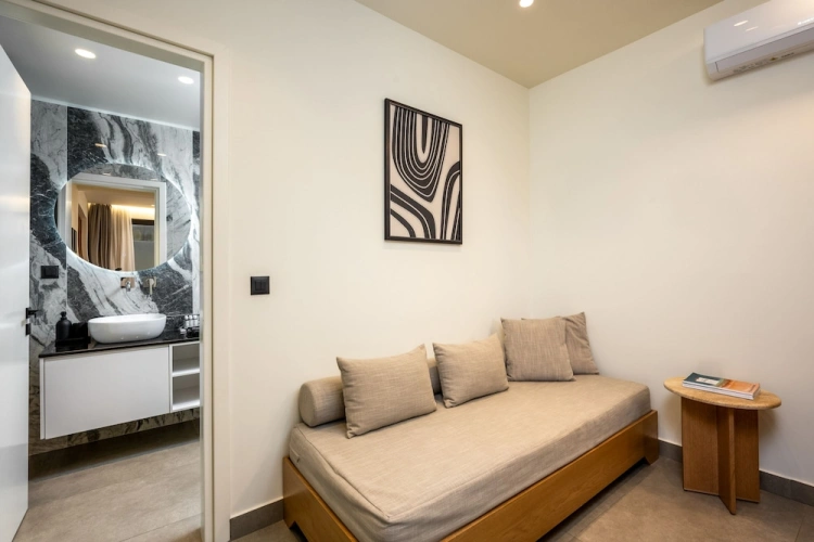 Comfort room