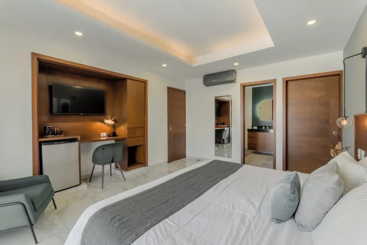 Deluxe Suite