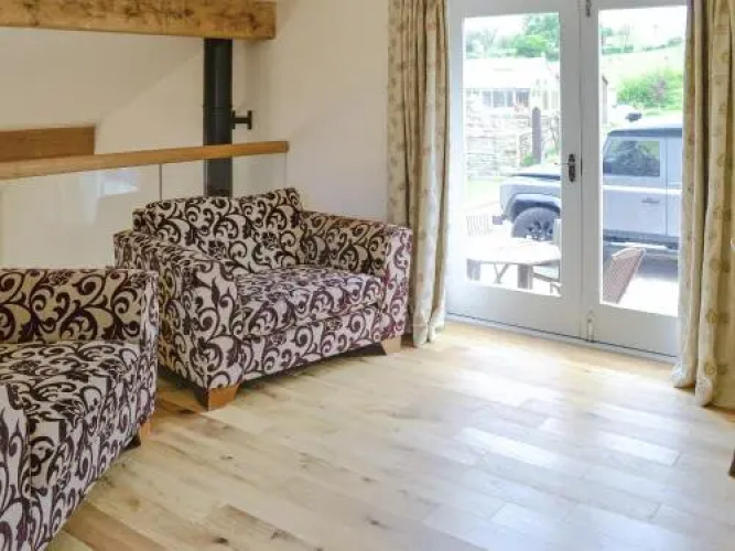 Stirton Burrow