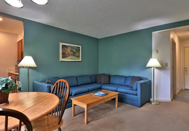 Cedarbrook Queen Suite 103