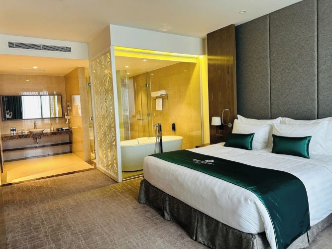 Executive Suite with balcony