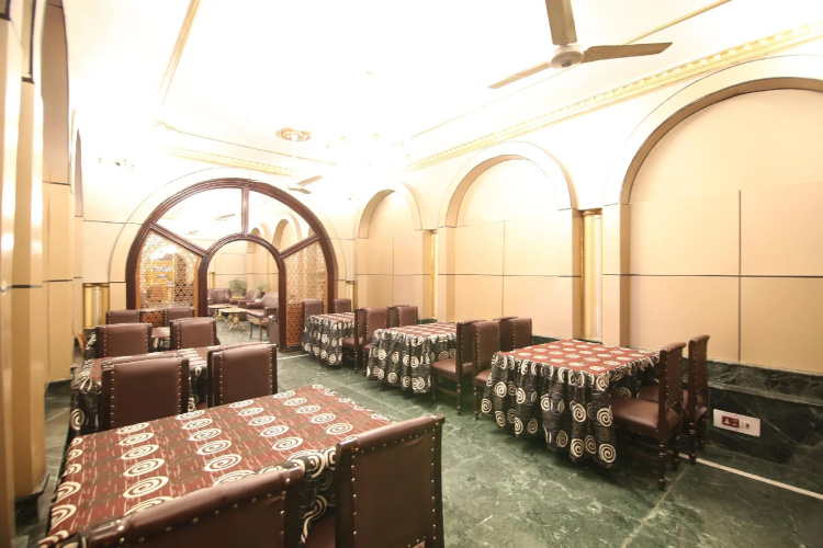 Capital O 37894 Hotel International