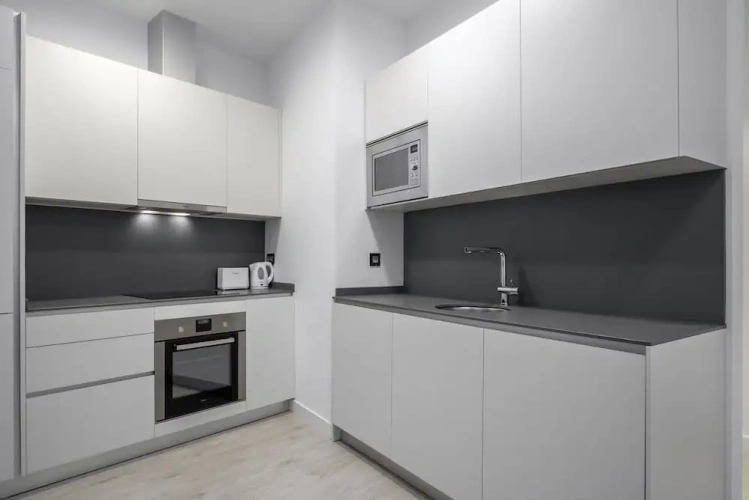 2 Bedrooms Apartment