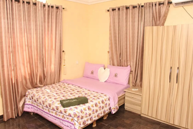 Twins Palace Hotel