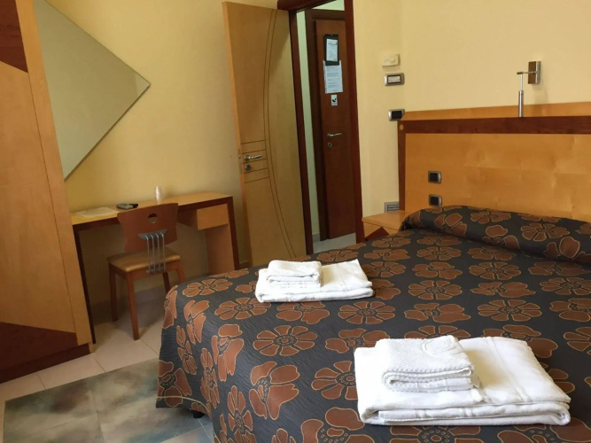 Piccadilly Suites and Rooms