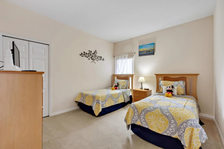4 Bed, 2 Master Suites. South Facing Pool. Resort