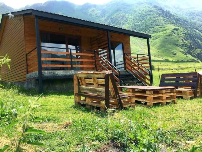 Standard Family room with mountain view