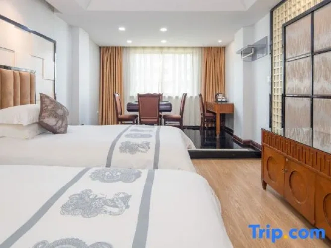 Deluxe Family room