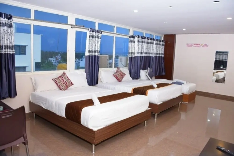 Standard Quadruple Family room with city view