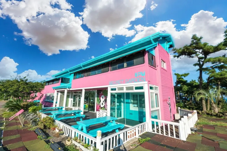 8PM Party Guesthouse Seongsan-Hostel