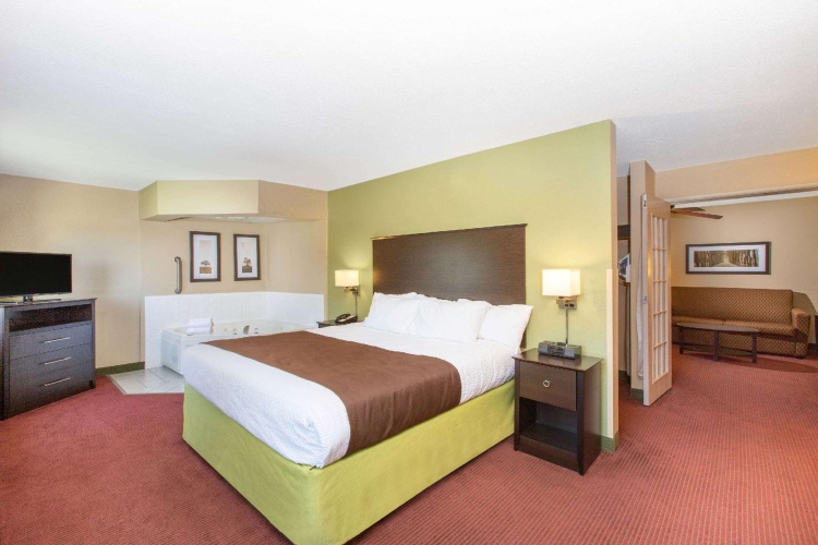 1 Bedroom Premier Double Suite