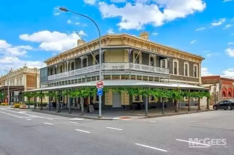 Royal Arms Hotel