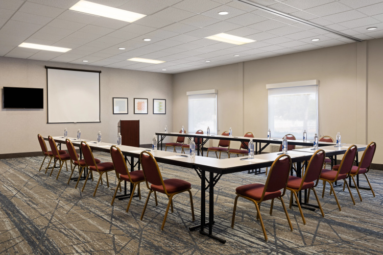 Holiday Inn Express & Suites St. Petersburg North (I-275) photo 21