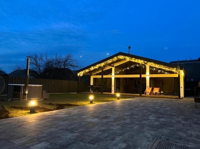 2 Bedrooms Chalet