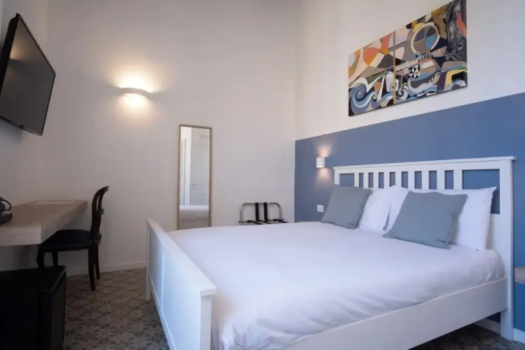 Standard Double room with city view
