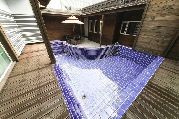 1 Bedroom Luxury Suite