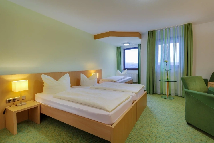 Standard Triple room