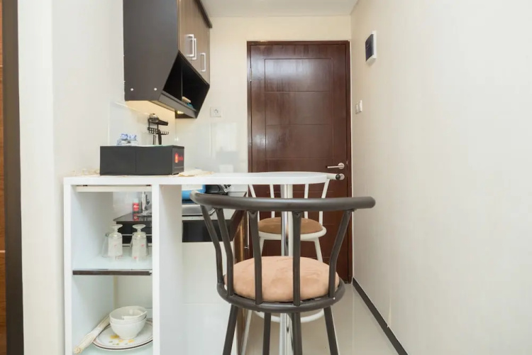Studio Gateway Pasteur Apartment near Pasteur Exit Toll By Travelio