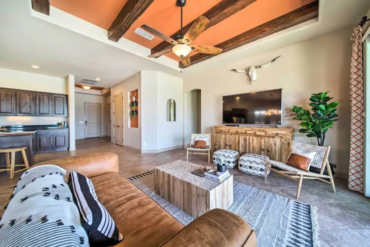 Resort-style Pool & Spa: Upscale Goodyear Home