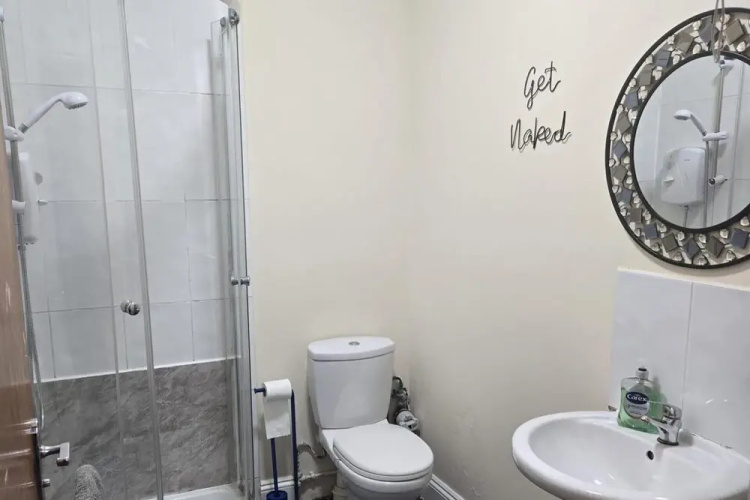 2 Bed - Sleeps 6 - Private Balcony - City Centre