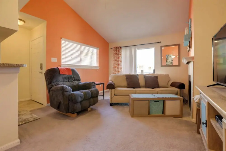 Balcony & Pool Access: Condo in Galveston!