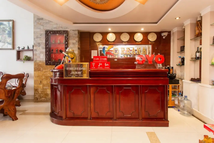 OYO 956 Hung Thinh Koreana Hotel