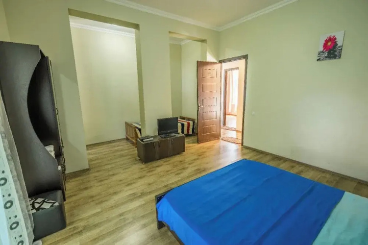 Nando Guest House