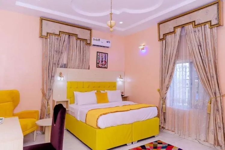 Golden Movida Hotel
